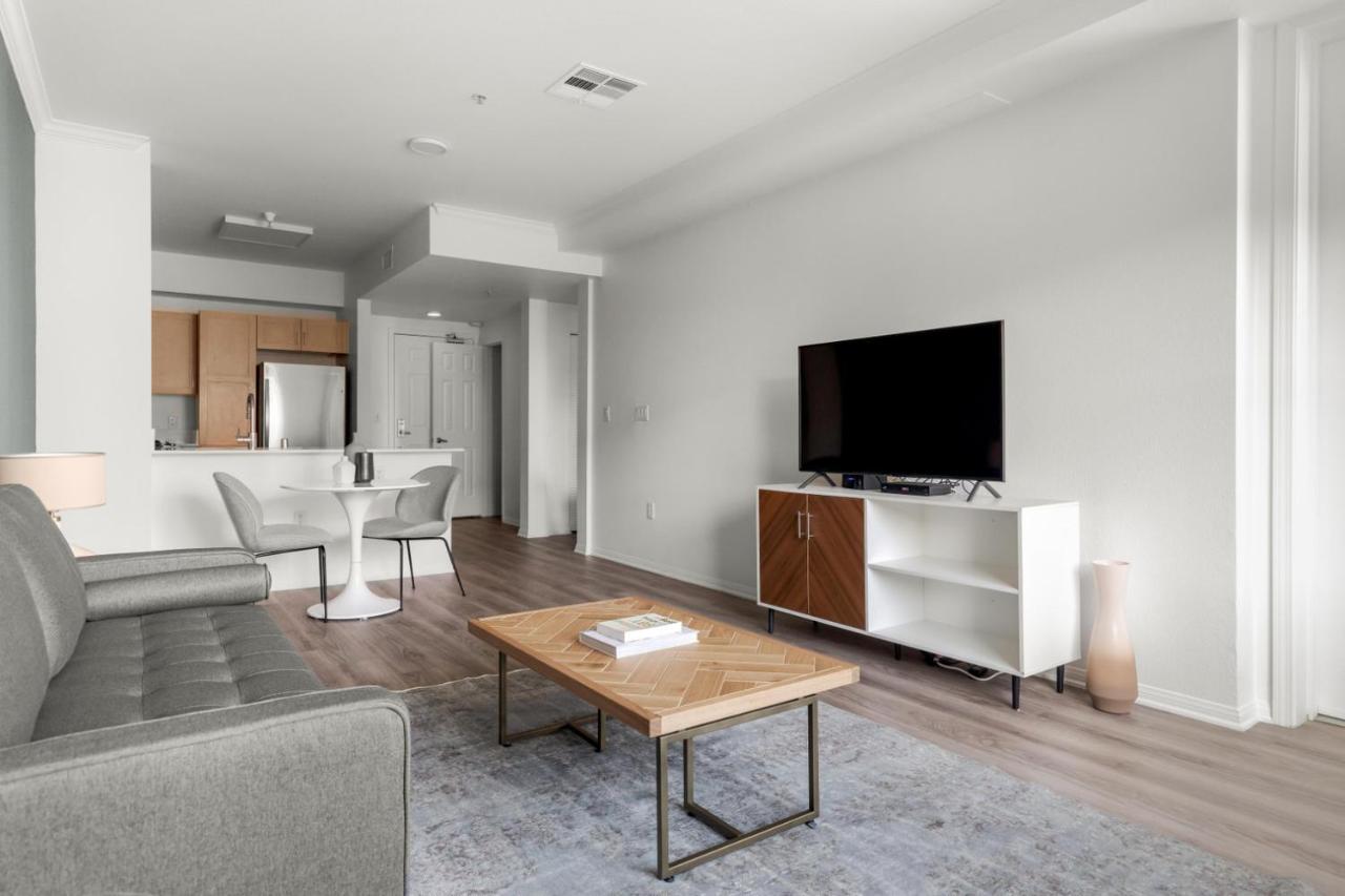 Hollywood 1br W Gym Pool Nr Hollywood Blvd Lax-232 *