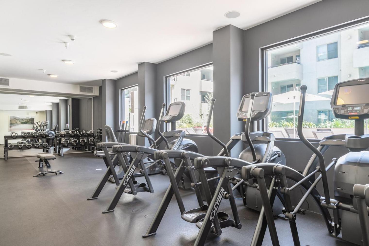 Hollywood 1br W Gym Pool Nr Hollywood Blvd Lax-232 *